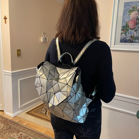 Geometric Silver Backpack - Picture 4 of 5